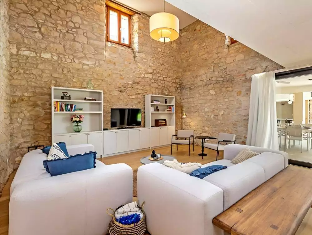 Villa 350m² in Croatia, Brtonigla. Priced at 1100000€ rent photo-8