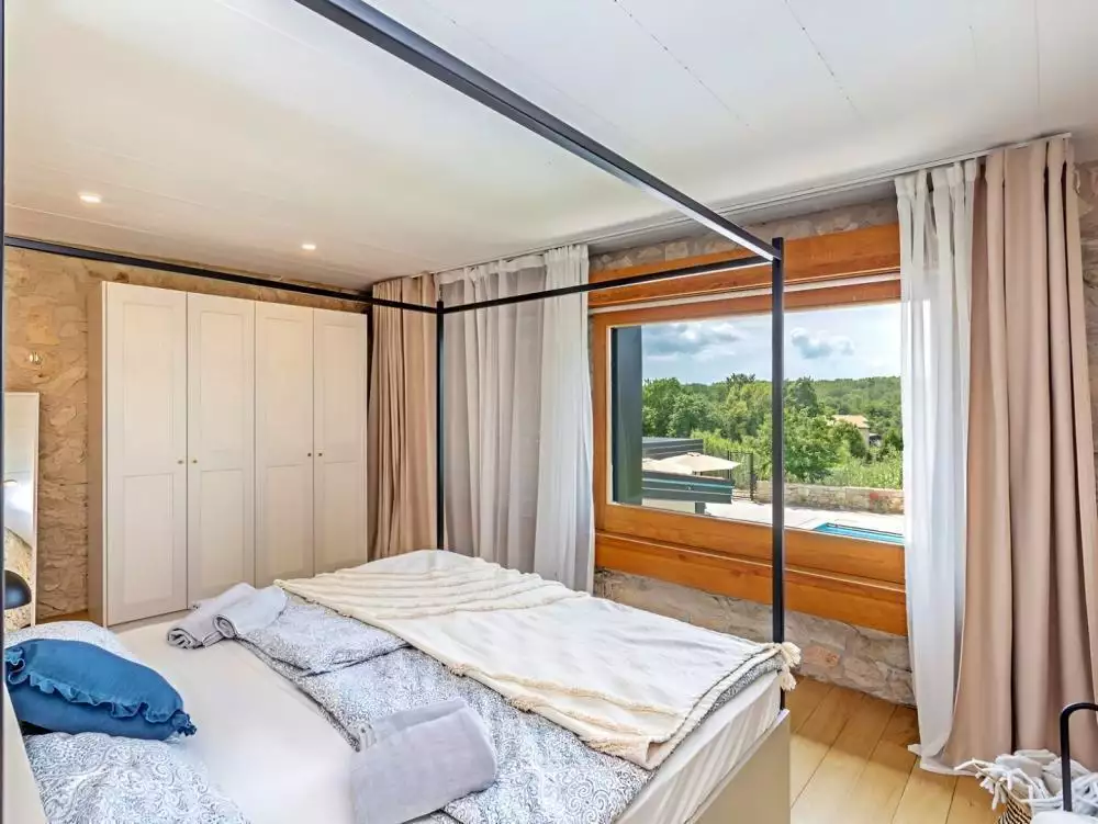 Villa 350m² in Croatia, Brtonigla. Priced at 1100000€ rent photo-13