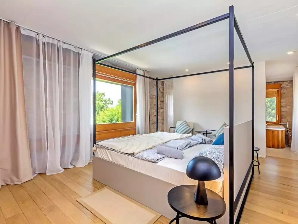 Villa 350m² in Croatia, Brtonigla. Priced at 1100000€ rent photo-14