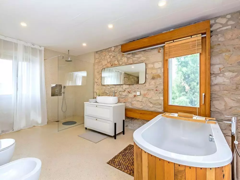 Villa 350m² in Croatia, Brtonigla. Priced at 1100000€ rent photo-15