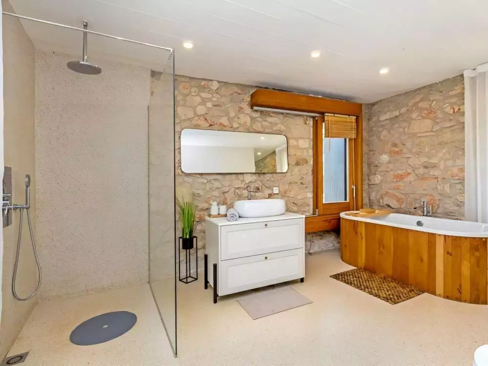 Villa 350m² in Croatia, Brtonigla. Priced at 1100000€ rent photo-16