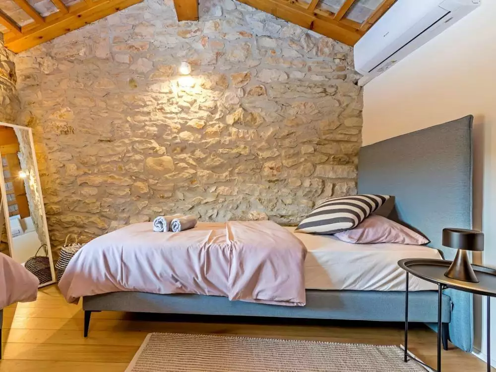 Villa 350m² in Croatia, Brtonigla. Priced at 1100000€ rent photo-17