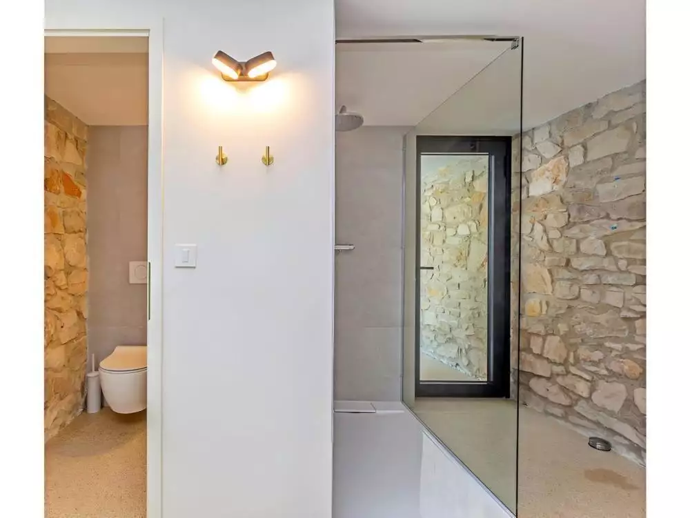Villa 350m² in Croatia, Brtonigla. Priced at 1100000€ rent photo-18