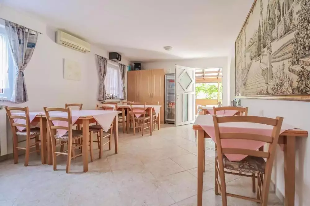 Hotels 468m² in Croatia, Umag. Priced at 900000€ rent photo-11