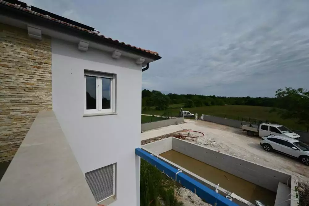 Villa 360m² in Croatia, Kanfanar. Priced at 1050000€ rent photo-7