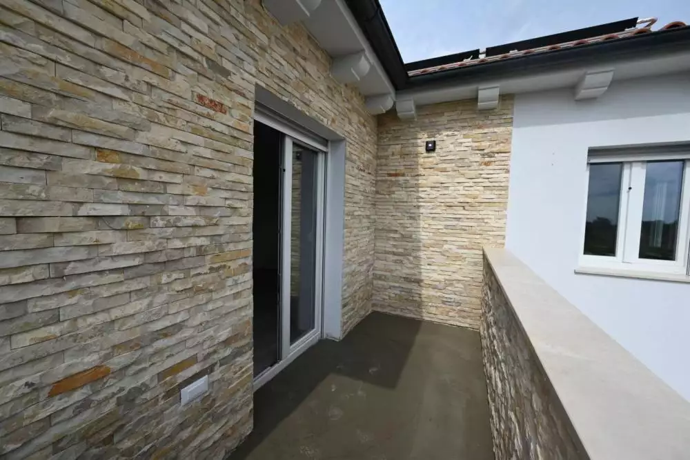 Villa 360m² in Croatia, Kanfanar. Priced at 1050000€ rent photo-8