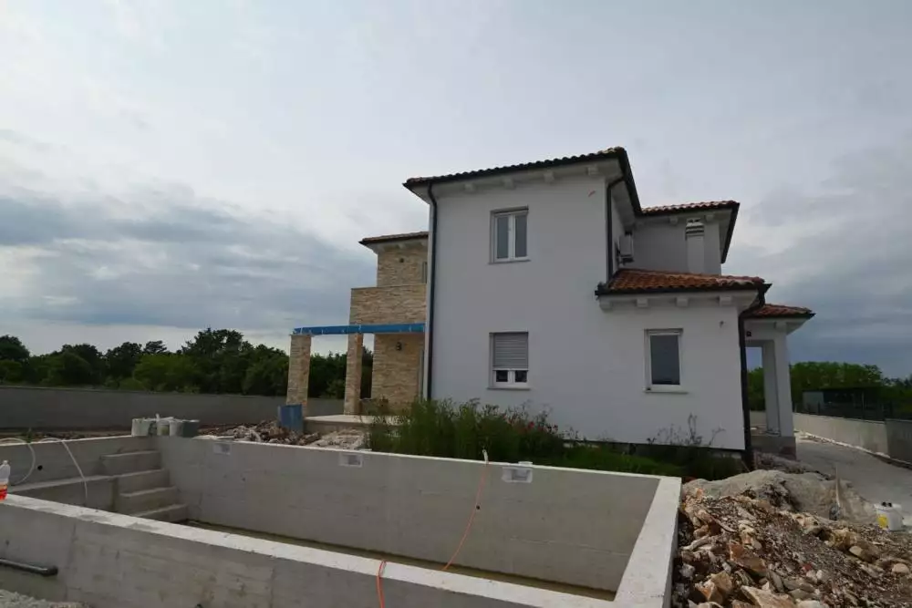 Villa 360m² in Croatia, Kanfanar. Priced at 1050000€ rent photo-1