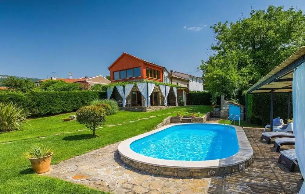 Villa 116m² in Croatia, Buzet. Priced at 680000€ rent photo-3