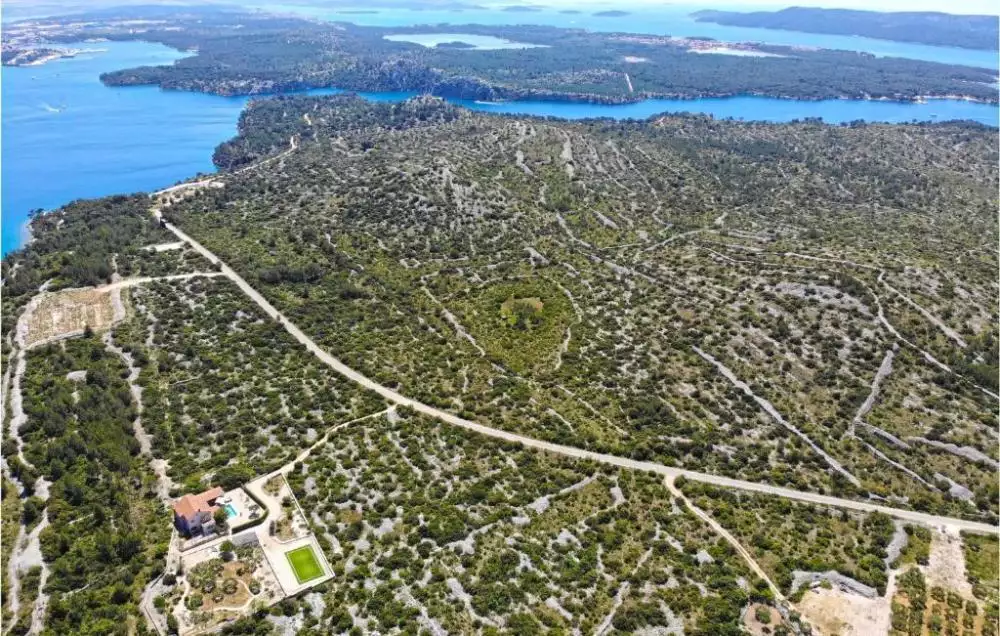 Villa 315m² in Croatia, Sibenik. Priced at 1390000€ rent photo-10