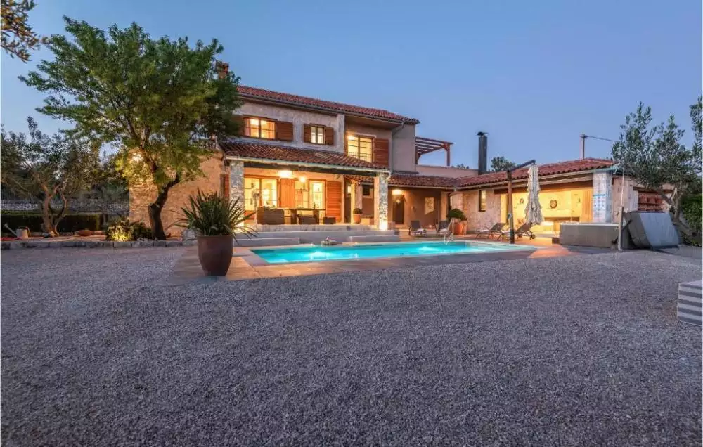 Villa 315m² in Croatia, Sibenik. Priced at 1390000€ rent photo-18