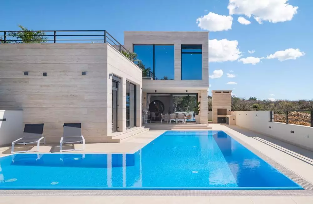 Villa 200m² in Croatia, Razanac. Priced at 1350000€ rent photo-1