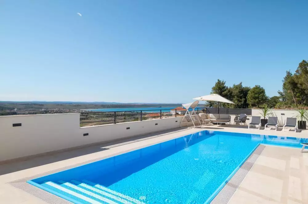 Villa 200m² in Croatia, Razanac. Priced at 1350000€ rent photo-2