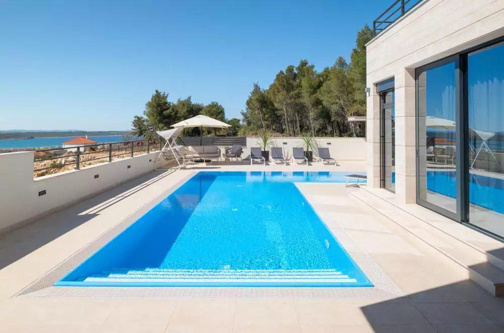 Villa 200m² in Croatia, Razanac. Priced at 1350000€ rent photo-3