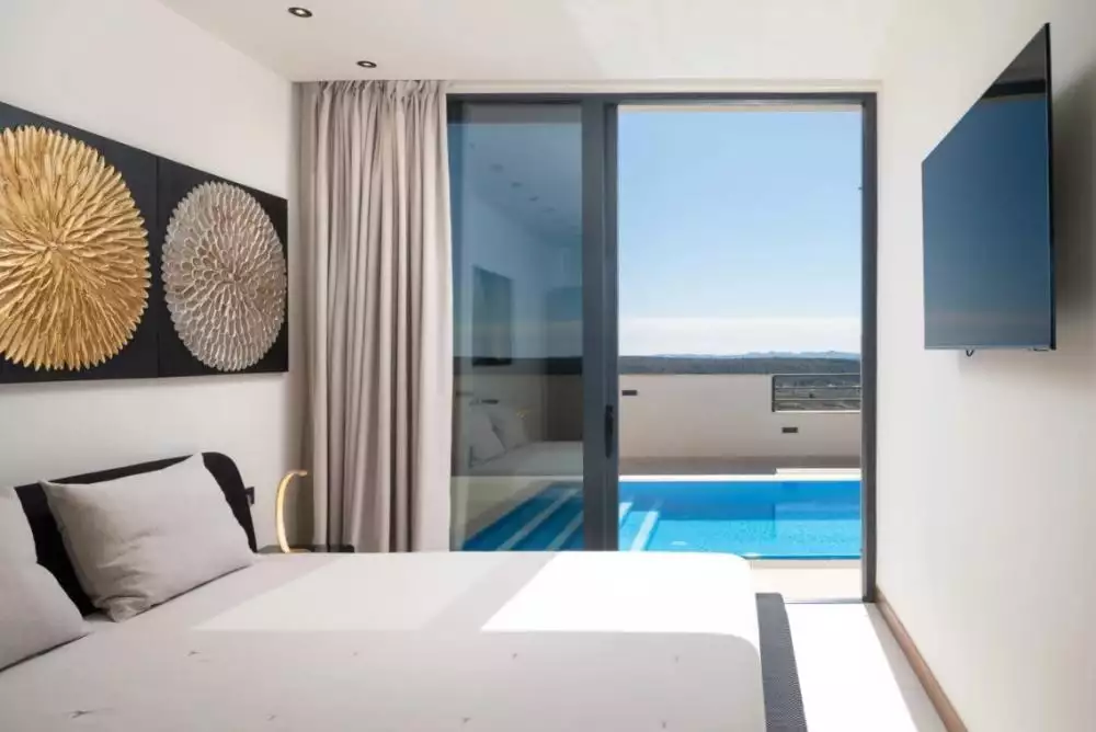 Villa 200m² in Croatia, Razanac. Priced at 1350000€ rent photo-5