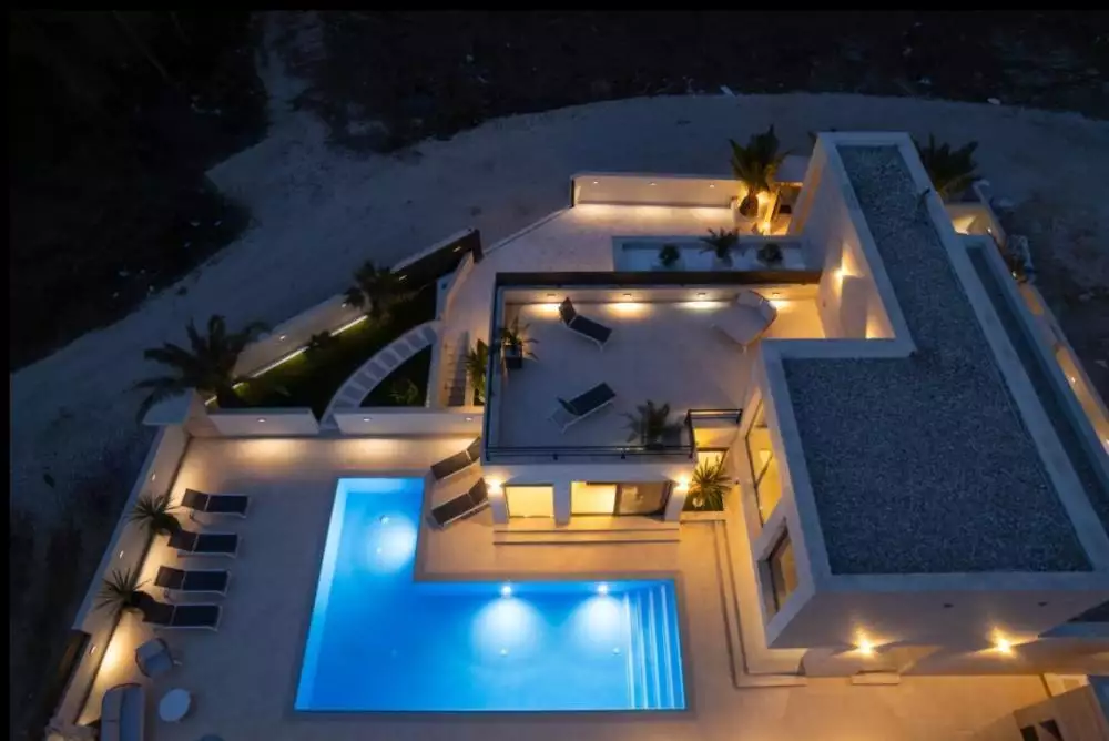 Villa 200m² in Croatia, Razanac. Priced at 1350000€ rent photo-9