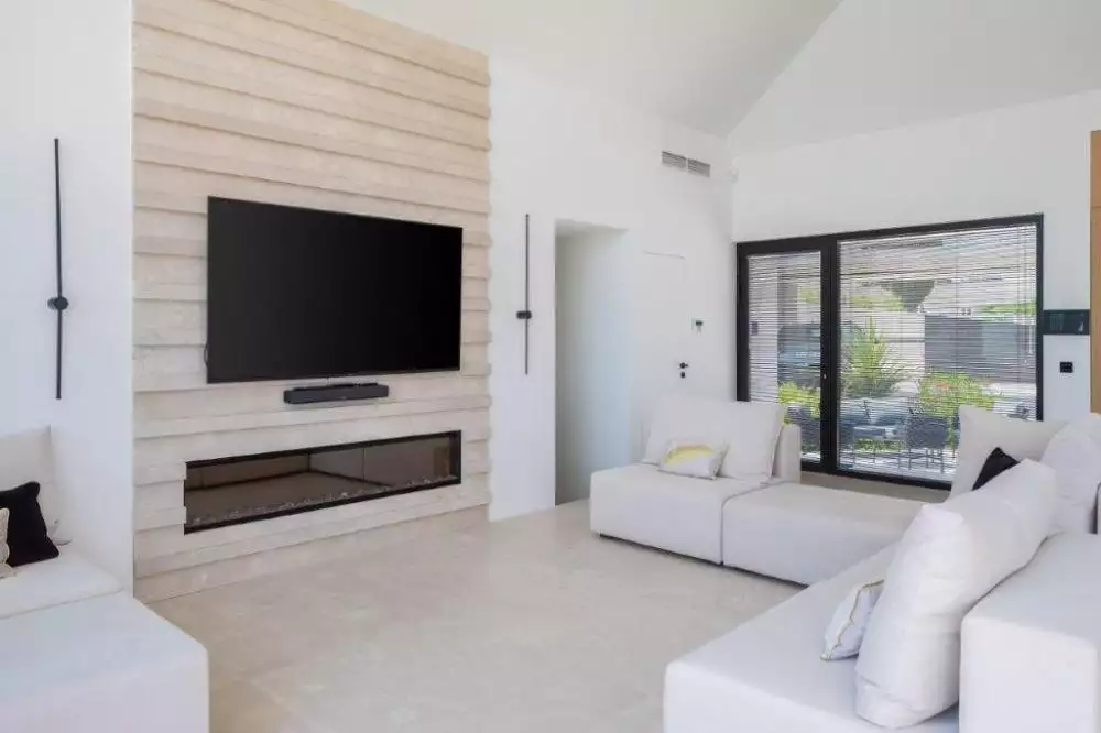 Villa 250m² in Croatia, Brac. Priced at 1980000€ rent photo-14