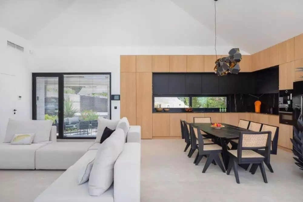 Villa 250m² in Croatia, Brac. Priced at 1980000€ rent photo-15