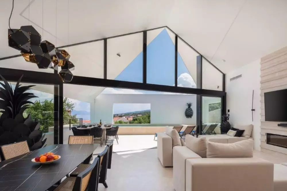 Villa 250m² in Croatia, Brac. Priced at 1980000€ rent photo-17