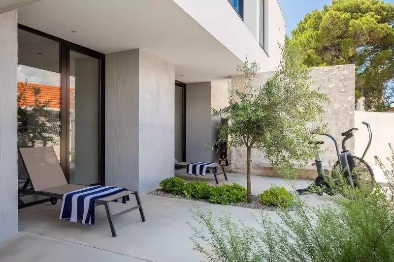 Villa 250m² in Croatia, Brac. Priced at 1980000€ rent photo-21