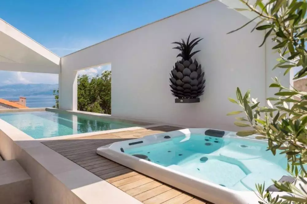 Villa 250m² in Croatia, Brac. Priced at 1980000€ rent photo-22