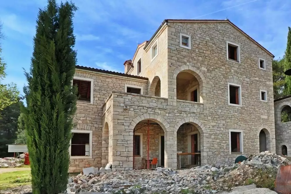 Villa 650m² in Croatia, Rovinj. Priced at 1900000€ rent photo-2