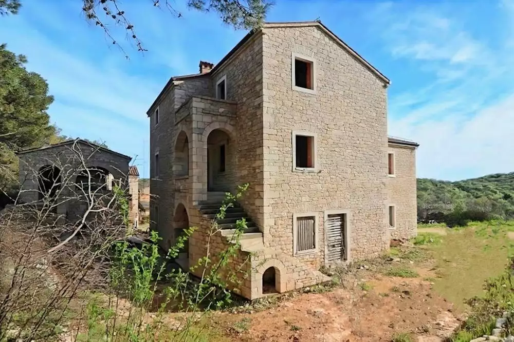Villa 650m² in Croatia, Rovinj. Priced at 1900000€ rent photo-11