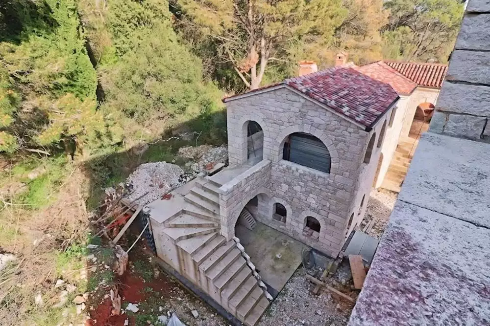 Villa 650m² in Croatia, Rovinj. Priced at 1900000€ rent photo-12