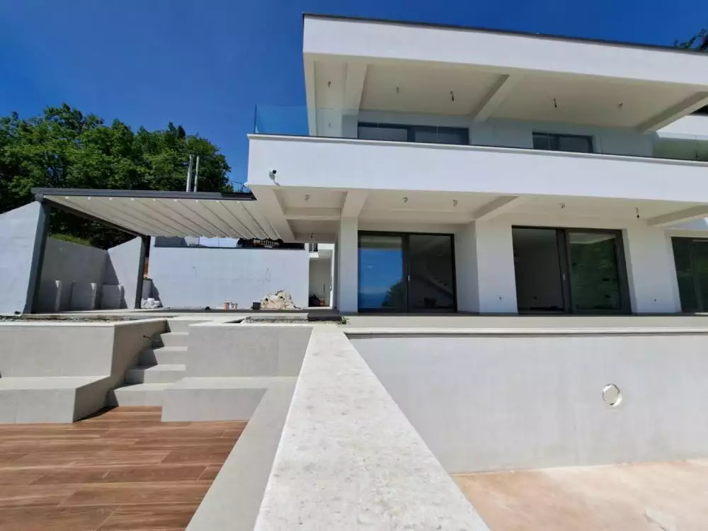 Villa 250m² in Croatia, Lovran. Priced at 1700000€ rent photo-4