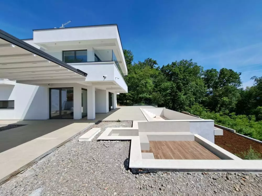 Villa 250m² in Croatia, Lovran. Priced at 1700000€ rent photo-6