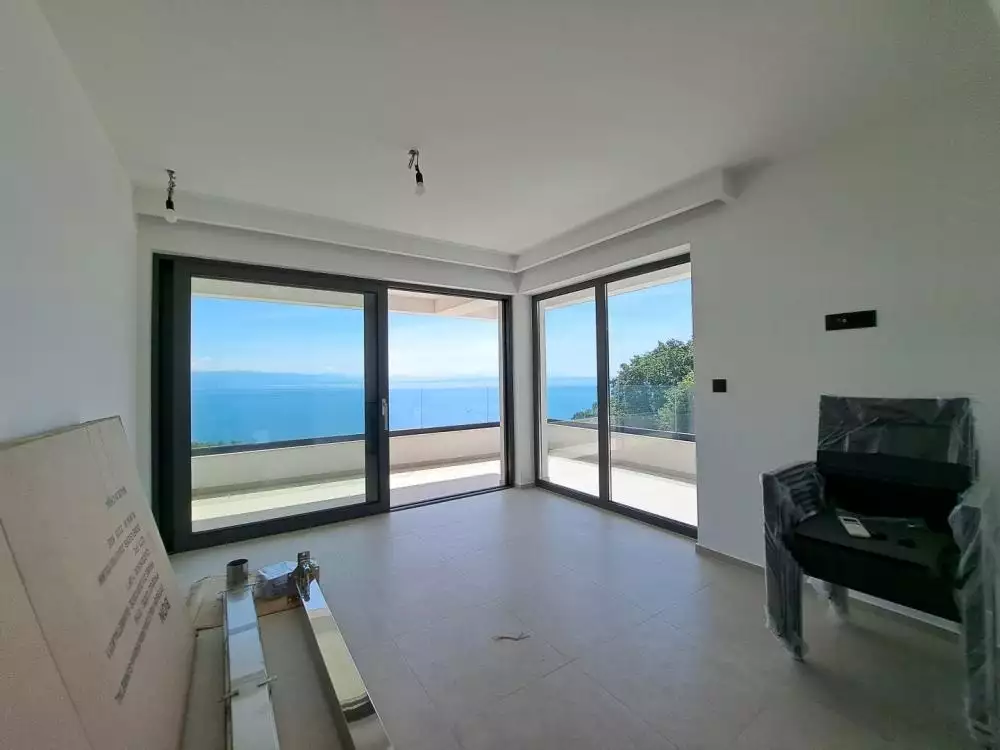 Villa 250m² in Croatia, Lovran. Priced at 1700000€ rent photo-13