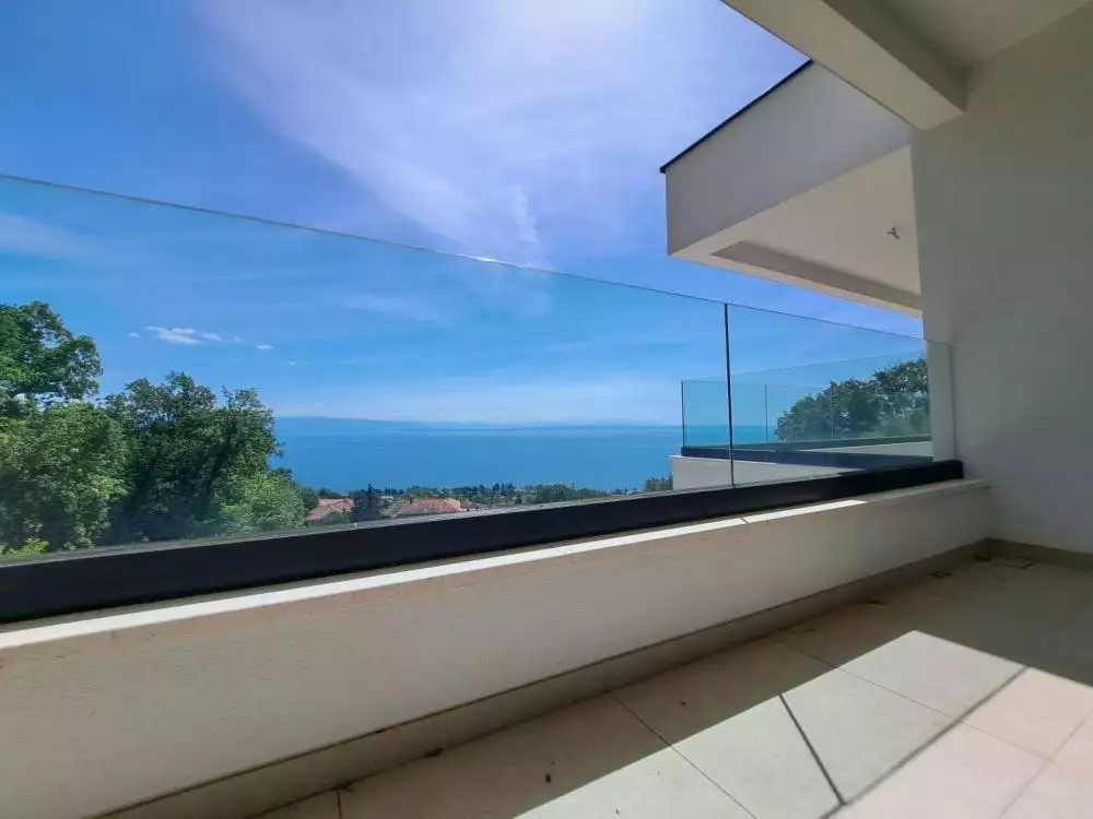 Villa 250m² in Croatia, Lovran. Priced at 1700000€ rent photo-21