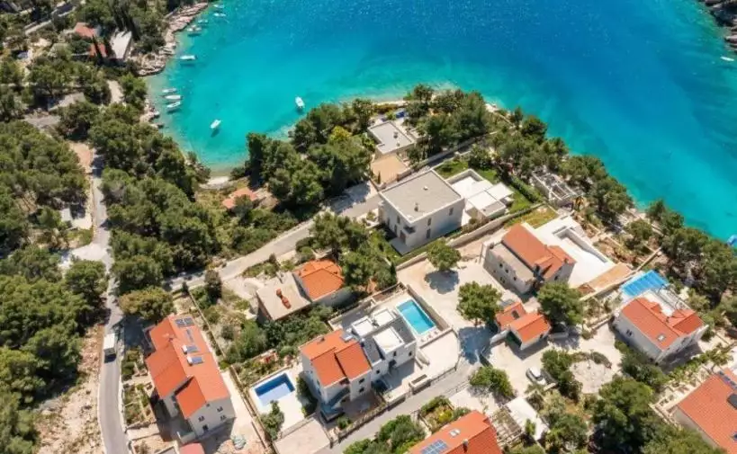 Villa 165m² in Croatia, Milna. Priced at 995000€ rent photo-3