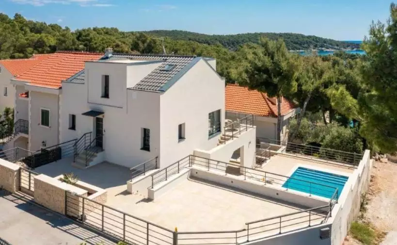 Villa 165m² in Croatia, Milna. Priced at 995000€ rent photo-6