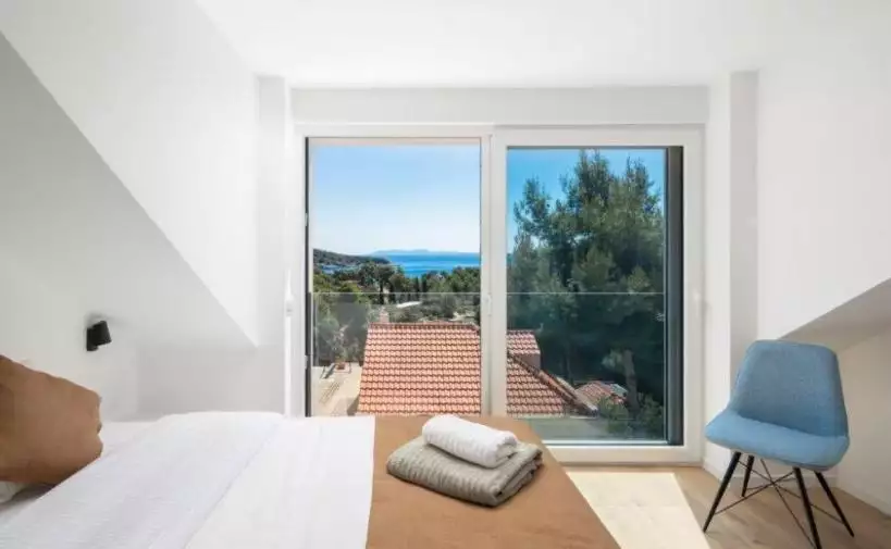 Villa 165m² in Croatia, Milna. Priced at 995000€ rent photo-16