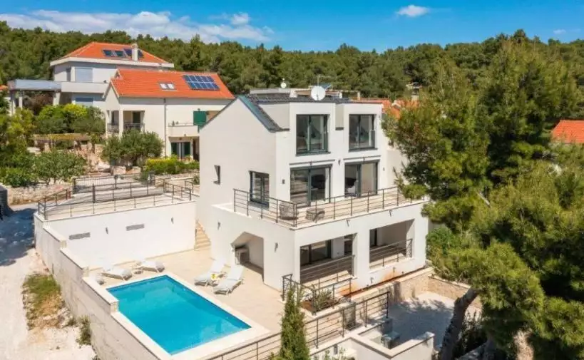 Villa 165m² in Croatia, Milna. Priced at 995000€ rent photo-23