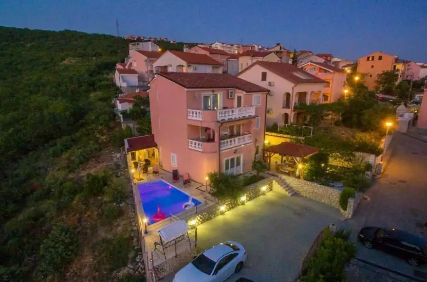 Villa 440m² in Croatia, Crikvenica. Priced at 1557000€ rent photo-4