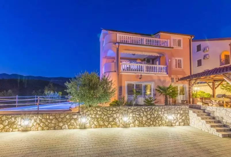Villa 440m² in Croatia, Crikvenica. Priced at 1557000€ rent photo-15