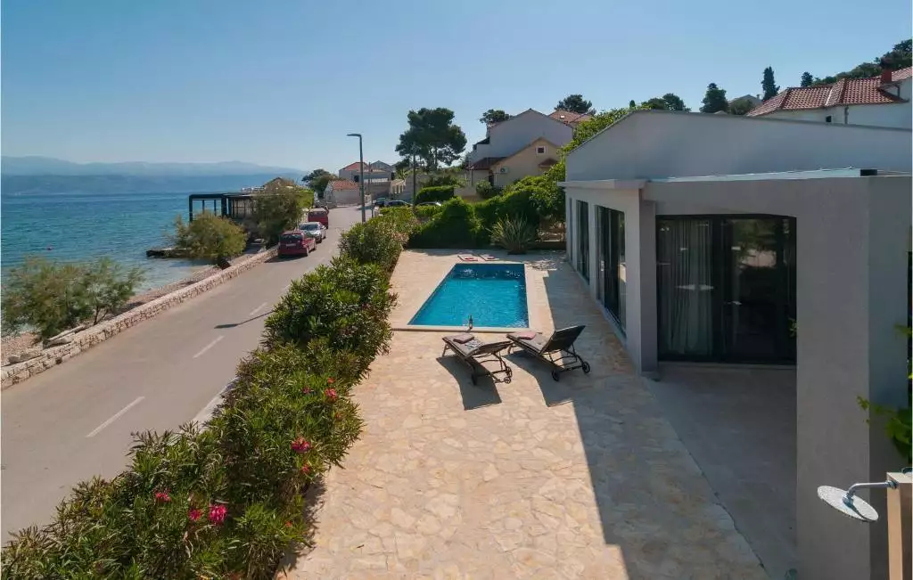 Villa 109m² in Croatia, Brac. Priced at 999000€ rent photo-5