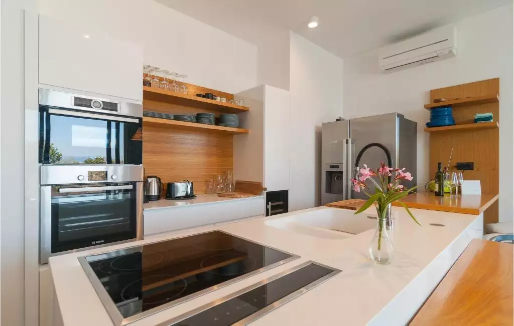 Villa 109m² in Croatia, Brac. Priced at 999000€ rent photo-13