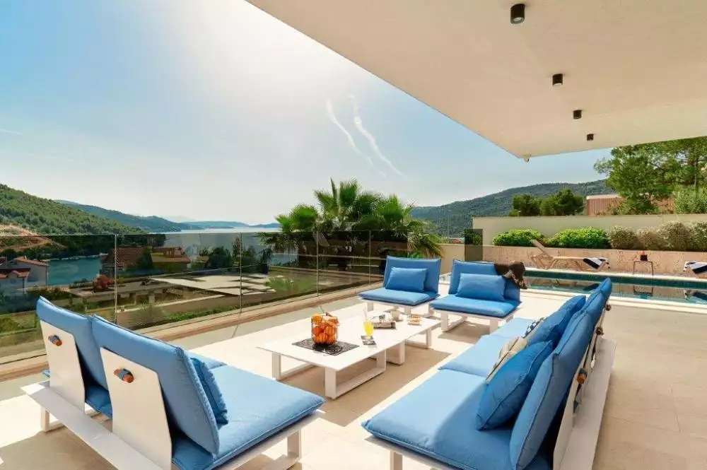 Villa 360m² in Spain, La Marina. Priced at 2500000€ rent photo-1
