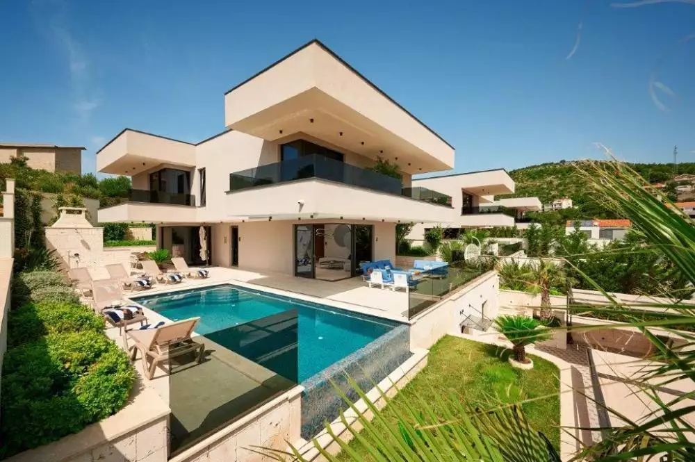 Villa 360m² in Spain, La Marina. Priced at 2500000€ rent photo-2