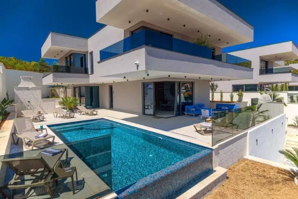 Villa 360m² in Spain, La Marina. Priced at 2500000€ rent photo-7