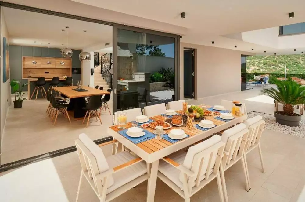 Villa 360m² in Spain, La Marina. Priced at 2500000€ rent photo-24