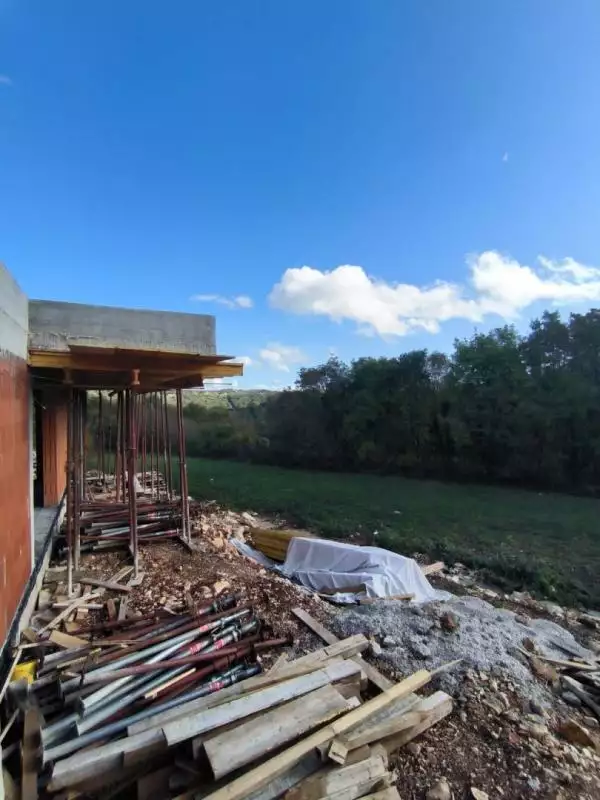 Villa 172m² in Italy, Mutignano. Priced at 600000€ rent photo-5