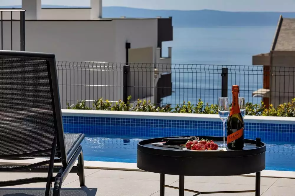 Villa 300m² in Croatia, Makarska. Priced at 1295000€ rent photo-7