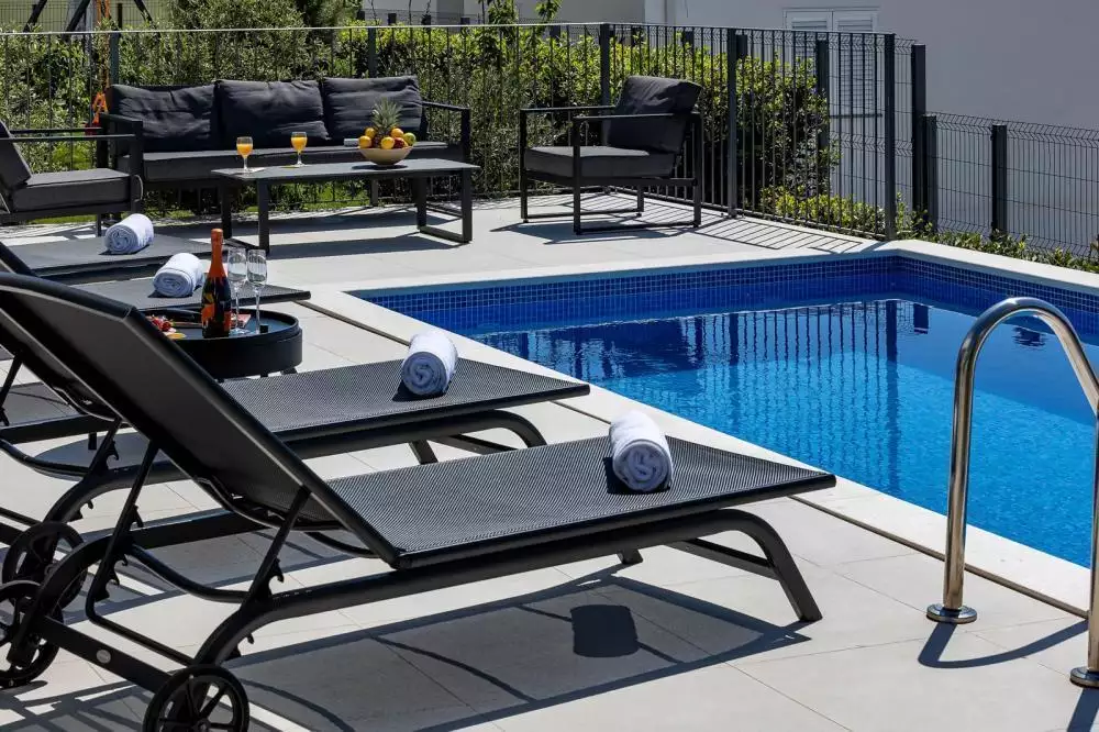 Villa 300m² in Croatia, Makarska. Priced at 1295000€ rent photo-10