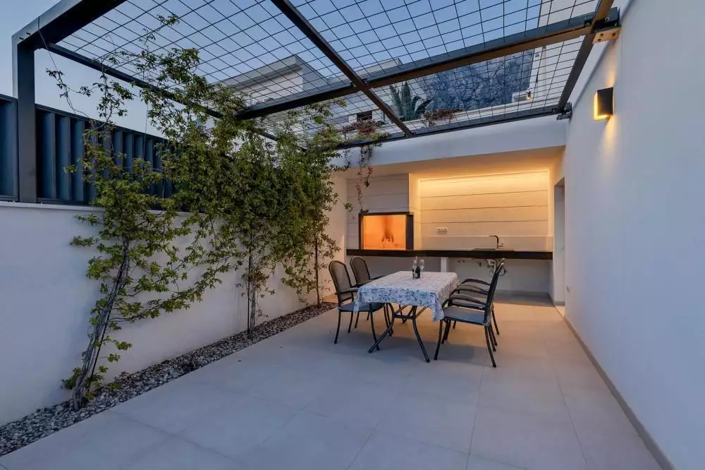 Villa 300m² in Croatia, Makarska. Priced at 1295000€ rent photo-15