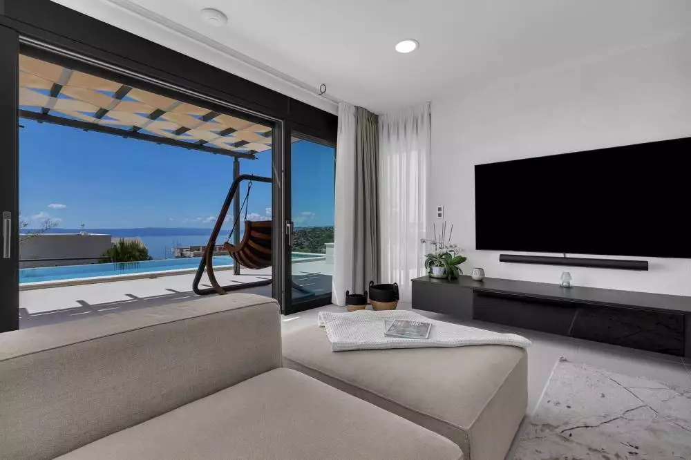 Villa 300m² in Croatia, Makarska. Priced at 1295000€ rent photo-16