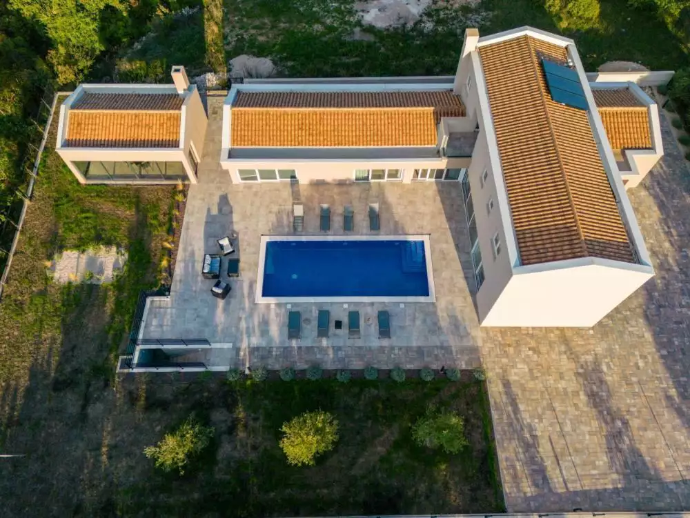 Villa 287m² in Croatia, Labin. Priced at 1160000€ rent photo-3