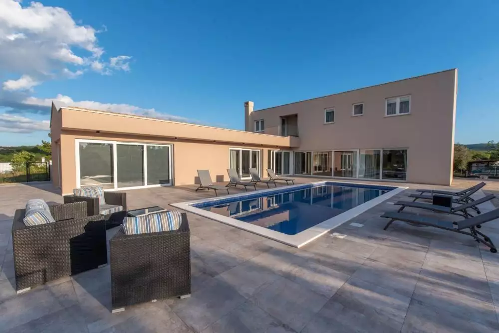 Villa 287m² in Croatia, Labin. Priced at 1160000€ rent photo-5